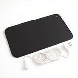 Erdungsmatte Grund in Schwarz mit weißem Erdungskabel und EU-Stecker (zwei Stifte) – Produktfoto auf weißem Hintergrund